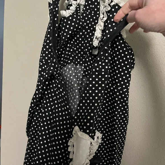 Adorable custom goth lolita apron dress with unique hem bear pockets - Picture 10 of 16